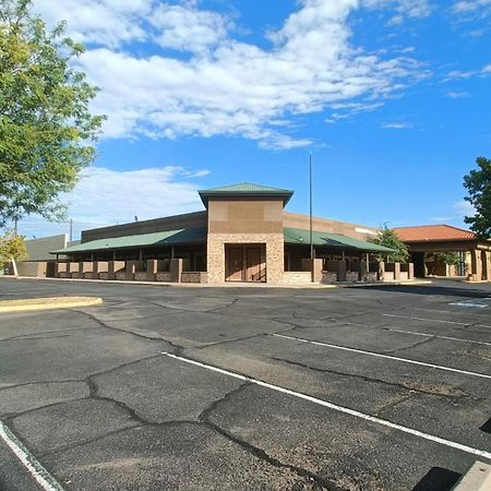 Clarion Inn & Suites, Roswell Buitenkant foto