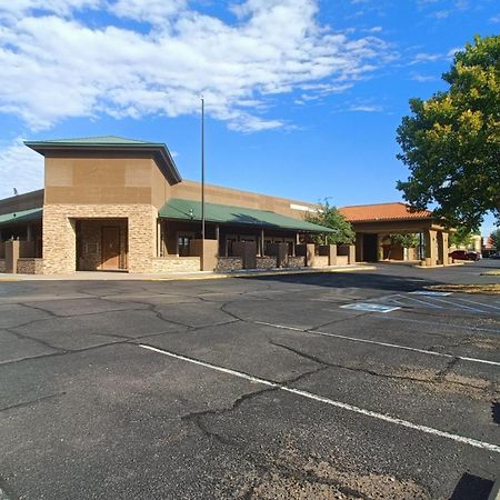 Clarion Inn & Suites, Roswell Buitenkant foto