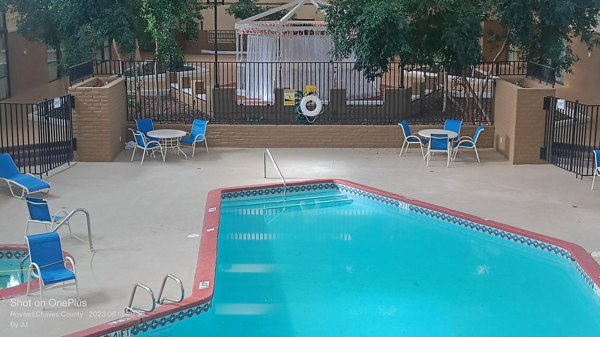 Clarion Inn & Suites, Roswell Buitenkant foto