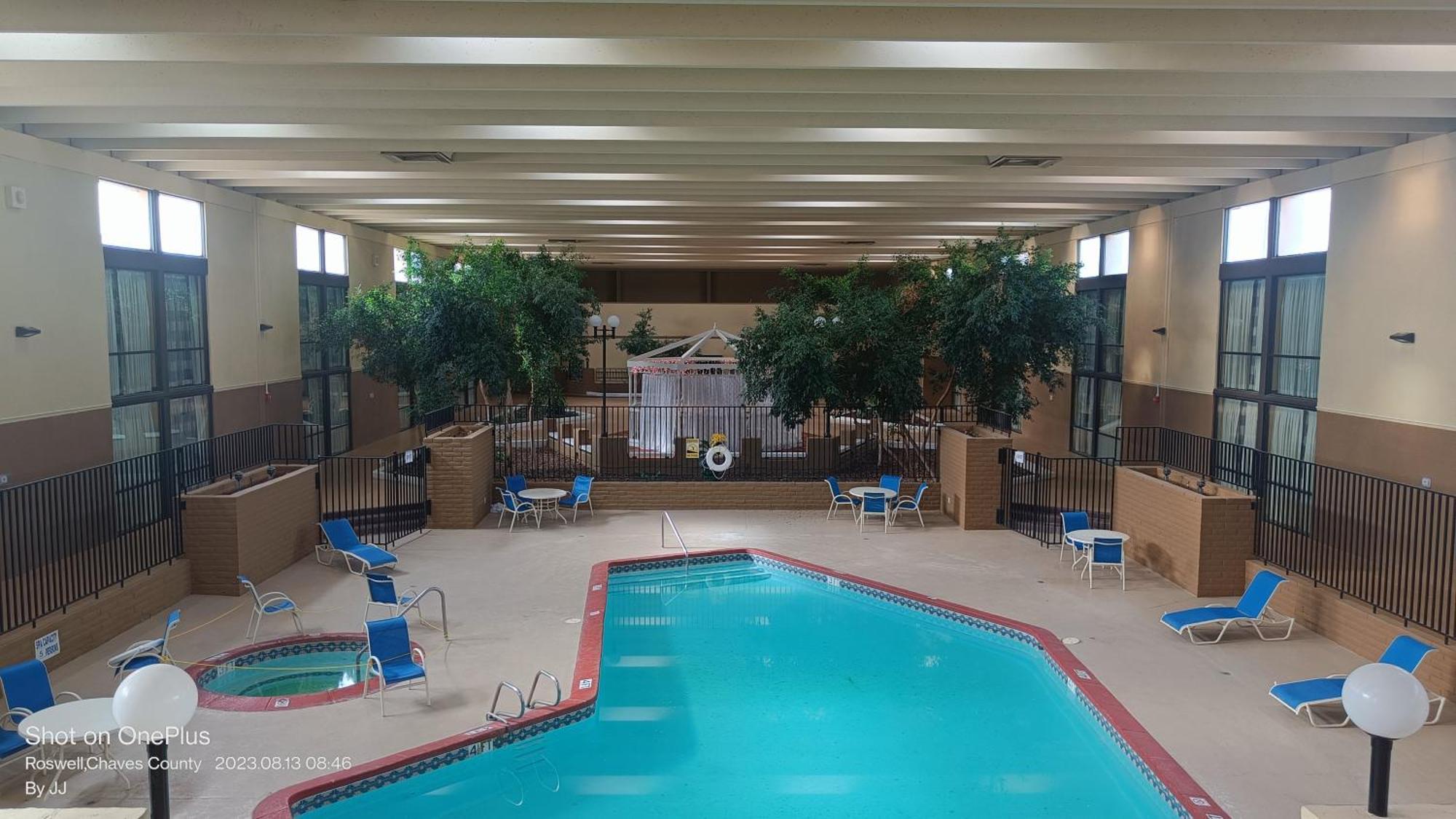 Clarion Inn & Suites, Roswell Buitenkant foto