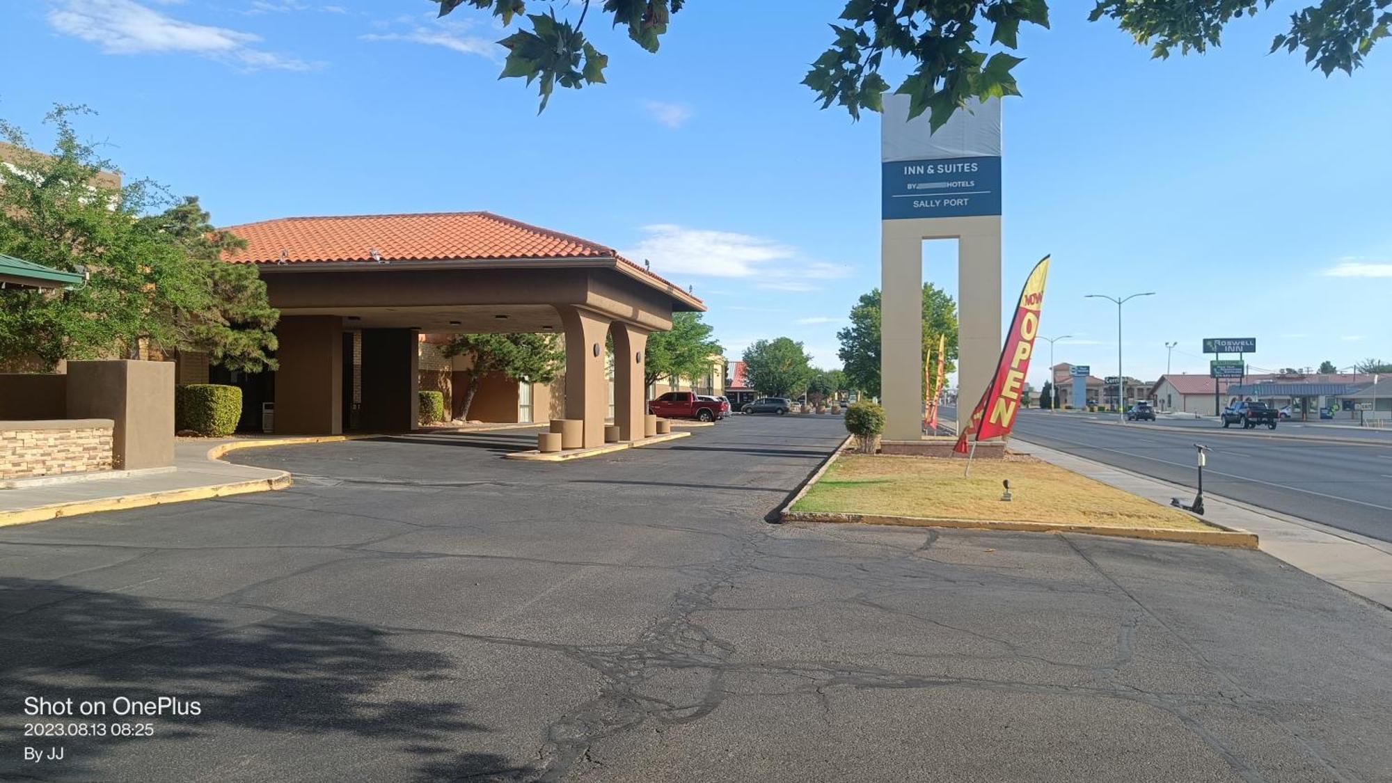 Clarion Inn & Suites, Roswell Buitenkant foto
